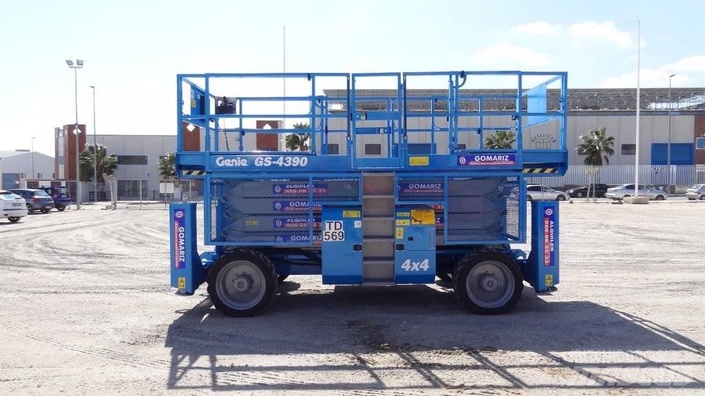 Genie GS 4390 RT Scheren-Arbeitsbühnen