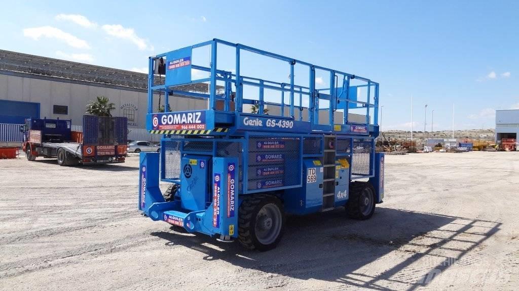 Genie GS 4390 RT Scheren-Arbeitsbühnen