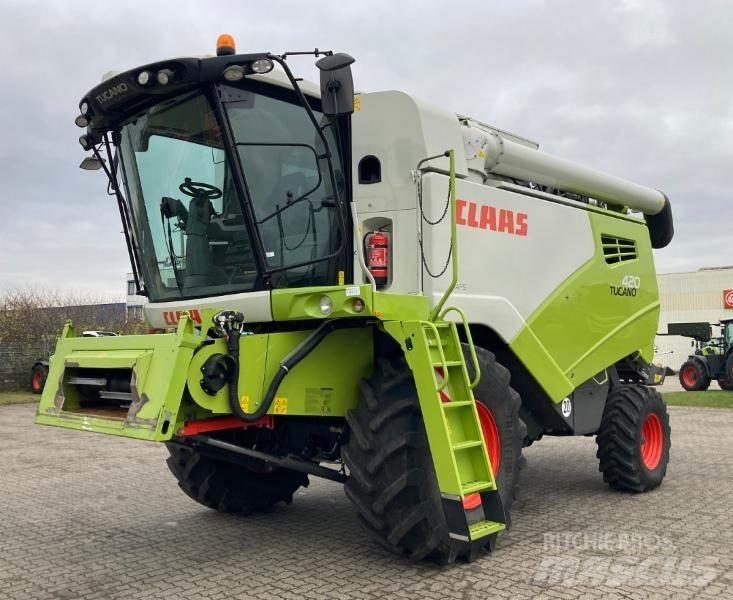 CLAAS TUCANO 420 Mähdrescher