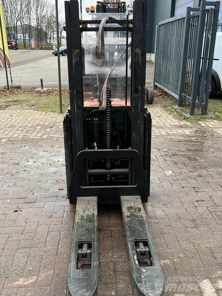 BT SPE 125 Deichselstapler