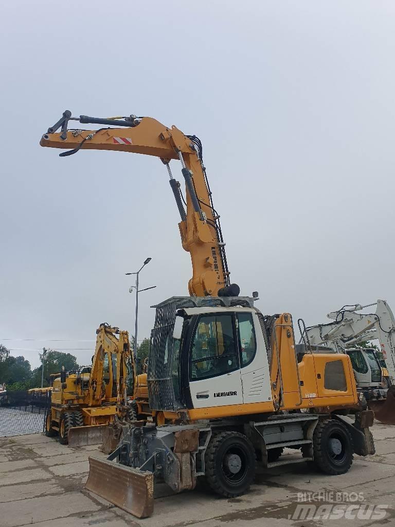 Liebherr LH 22 M Materialumschlag