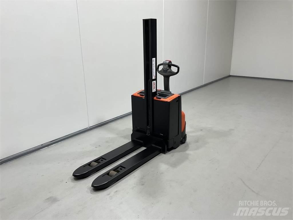 BT SWE080L Selbstfahrstapler