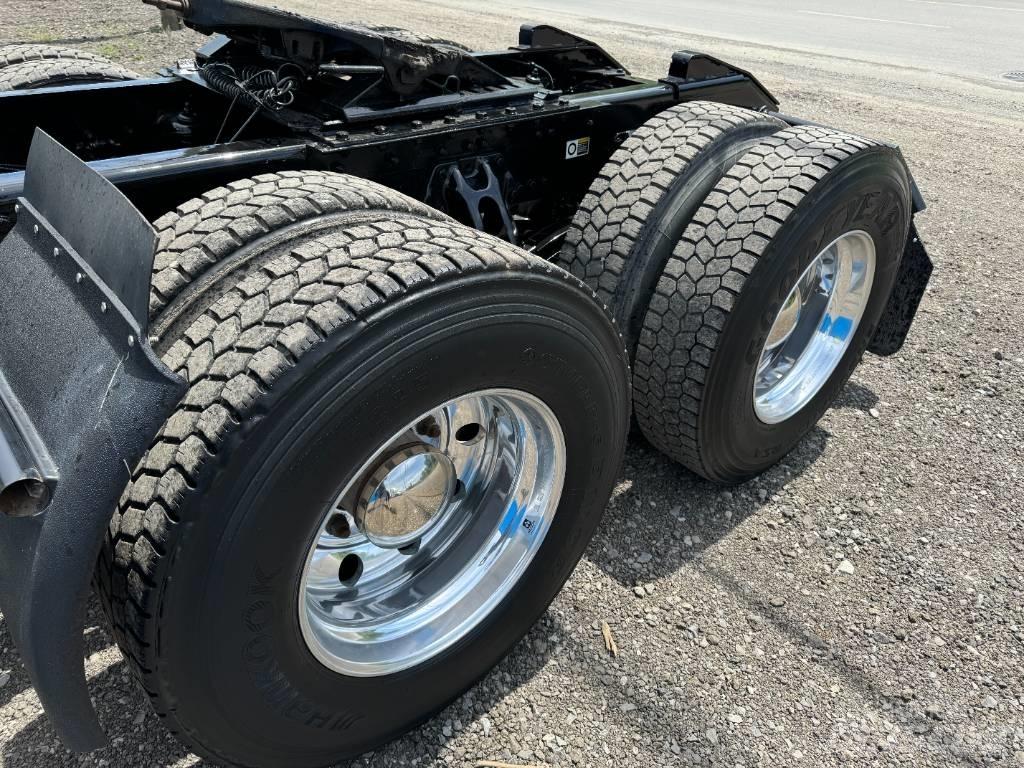 Kenworth T 680 Sattelzugmaschinen