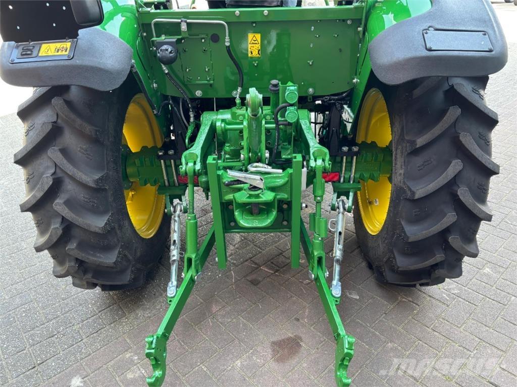 John Deere 5050E Traktoren