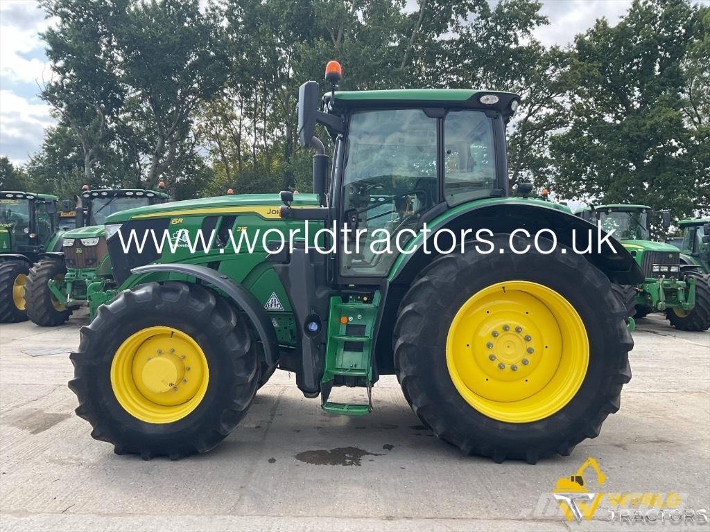 John Deere 6215 R Traktoren