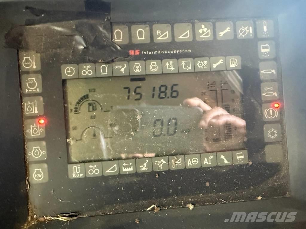 CLAAS Jaguar 900 Mähdrescher