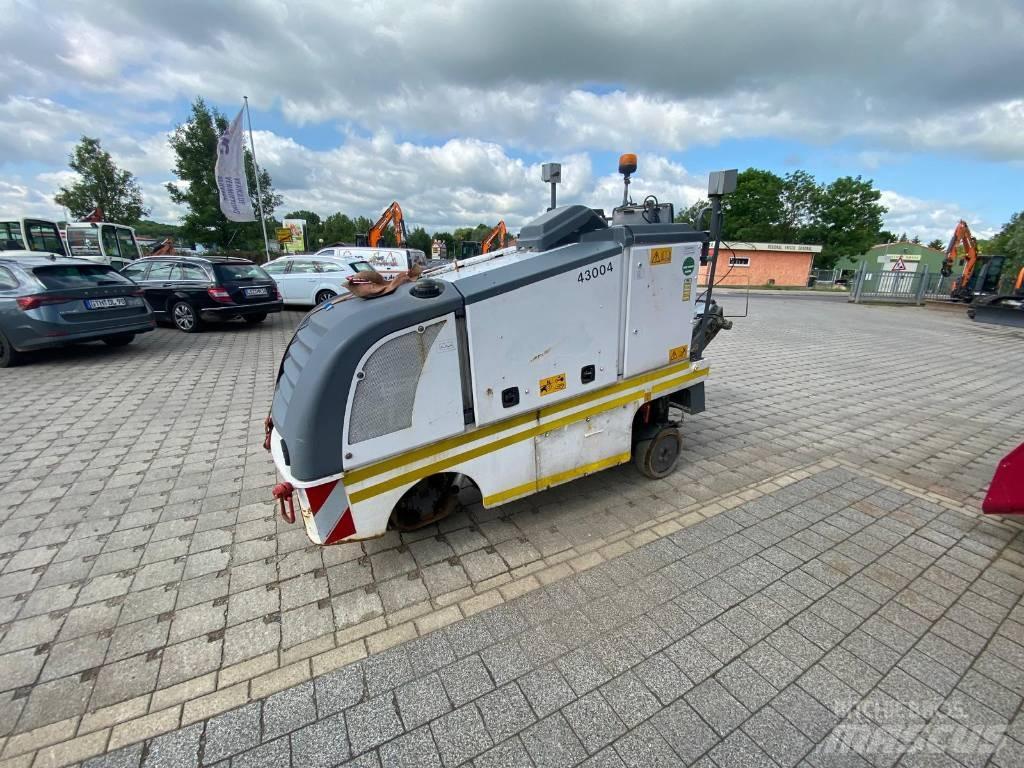 Wirtgen W 35 DC Asphaltfräsen