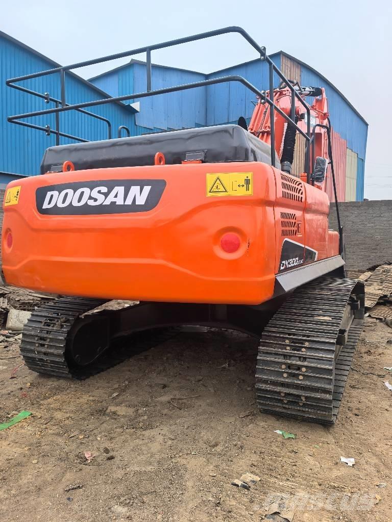 Doosan DX300 Raupenbagger