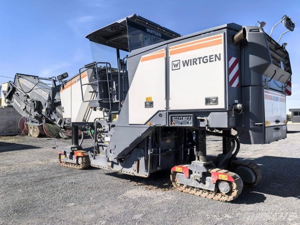 Wirtgen W 200 F Asphaltfräsen