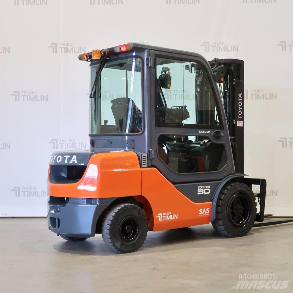 Toyota 02-8FDF30 Dieselstapler