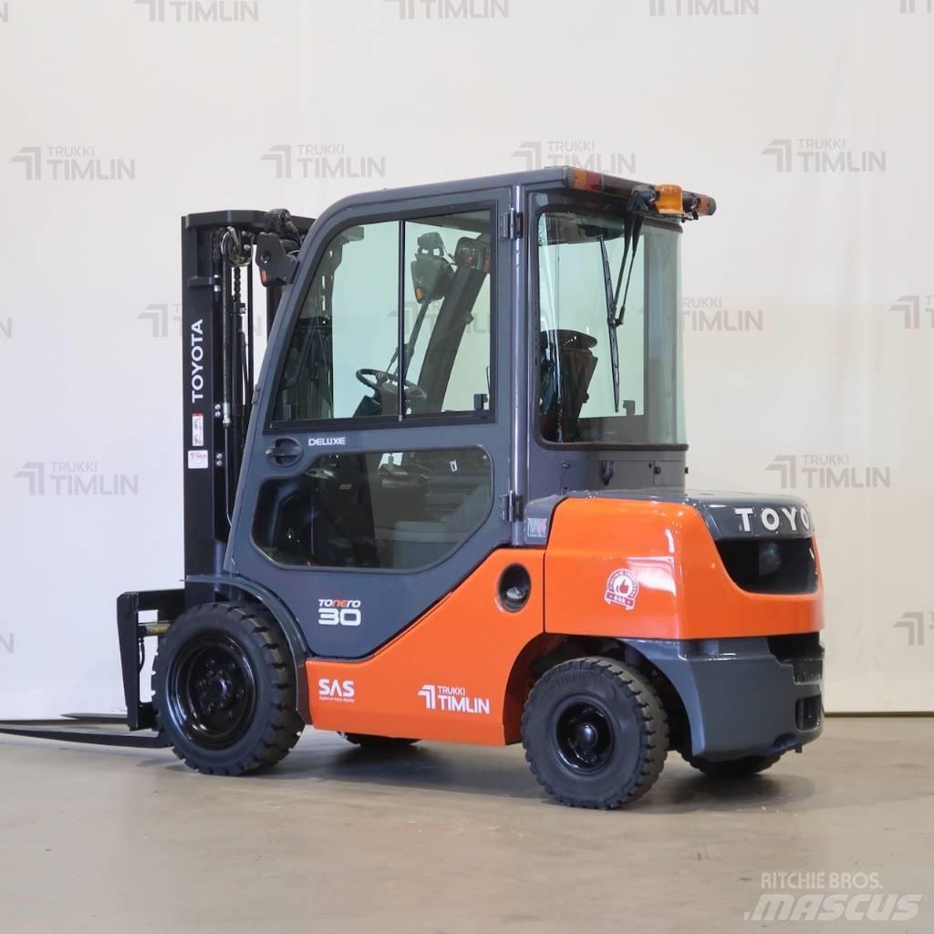 Toyota 02-8FDF30 Dieselstapler