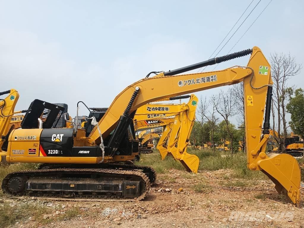 CAT 323D2 Raupenbagger
