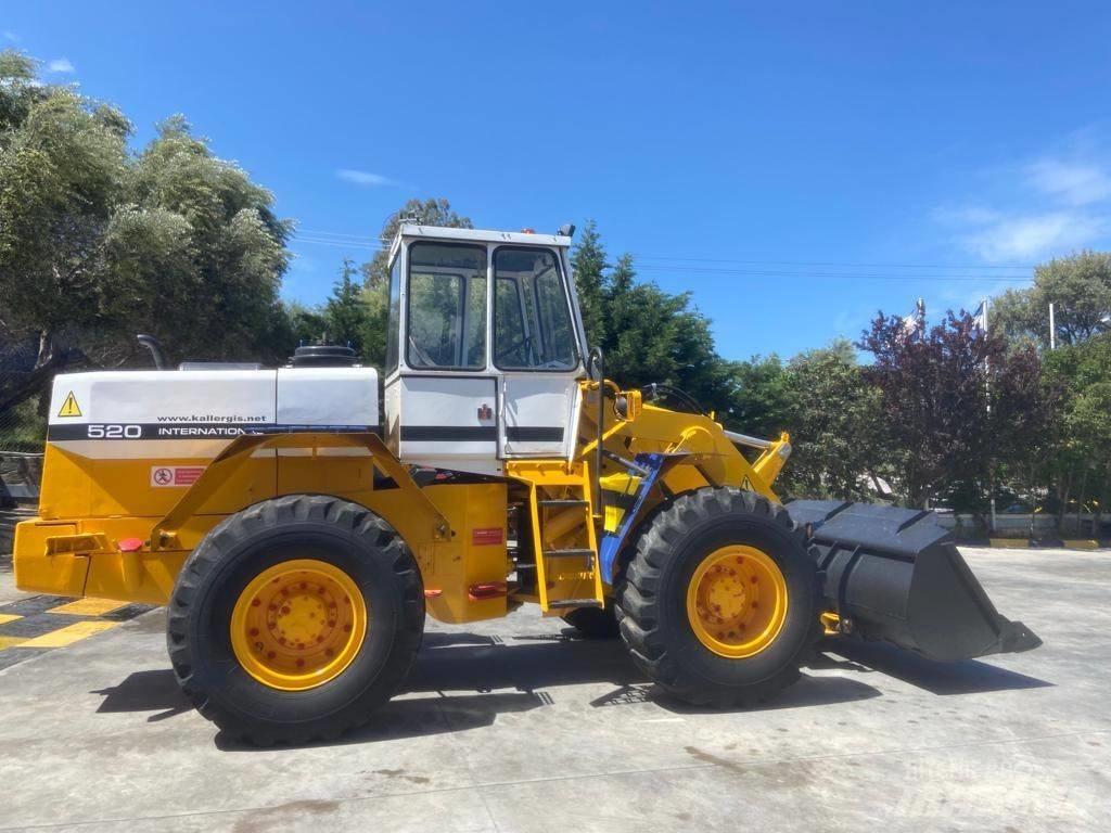 International 520A Radlader