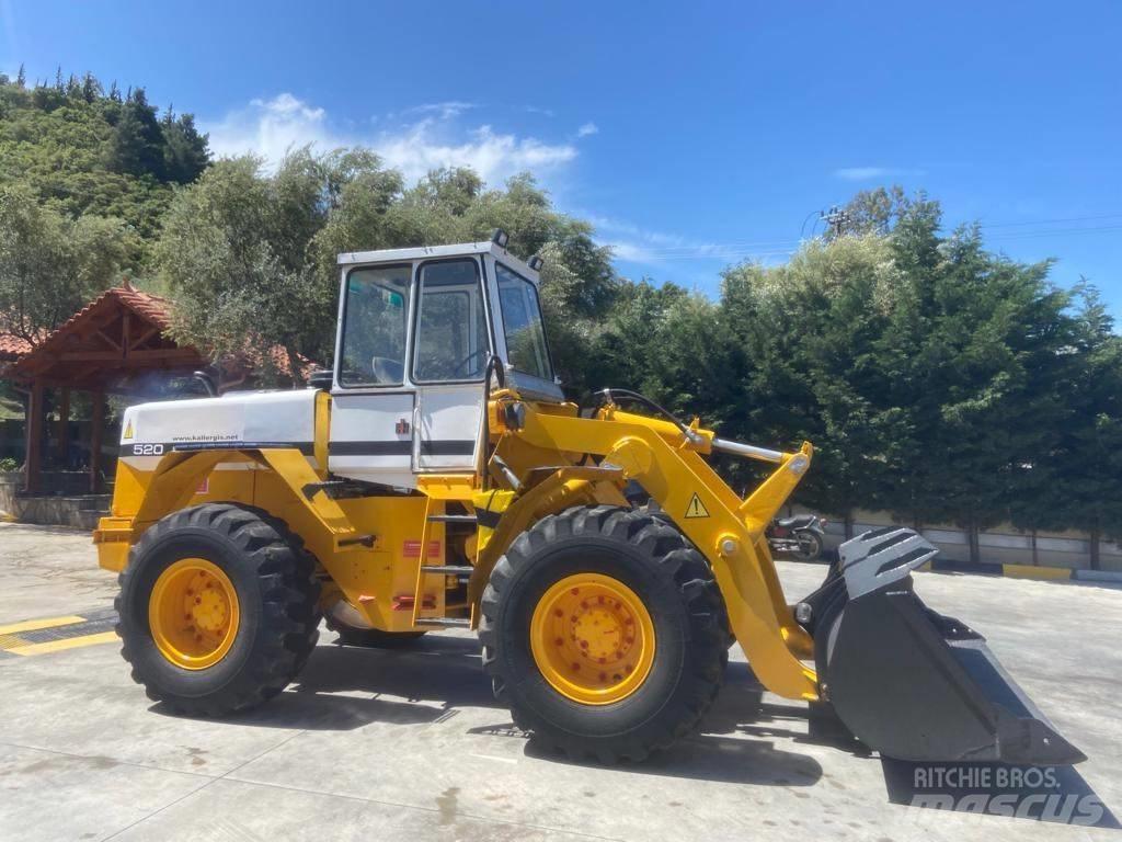 International 520A Radlader