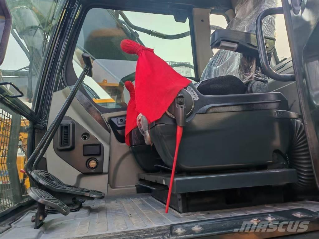 Hyundai HX220HD Raupenbagger