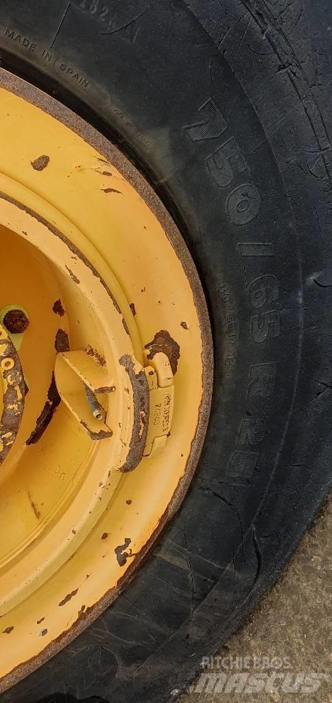 Bell B 30 E Dumper - Knickgelenk