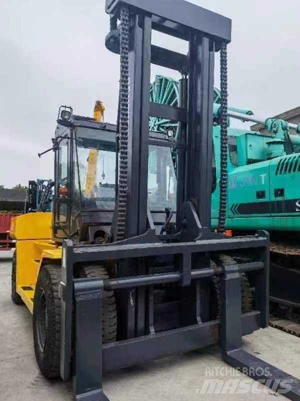Komatsu FD 160 Dieselstapler