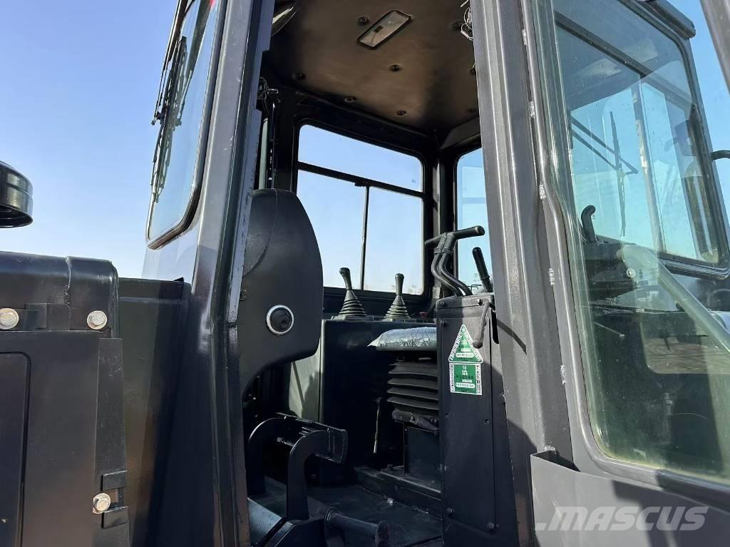 Shantui SD22 Bulldozer