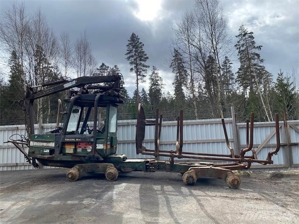 FMG 678 Demonteras Forwarder