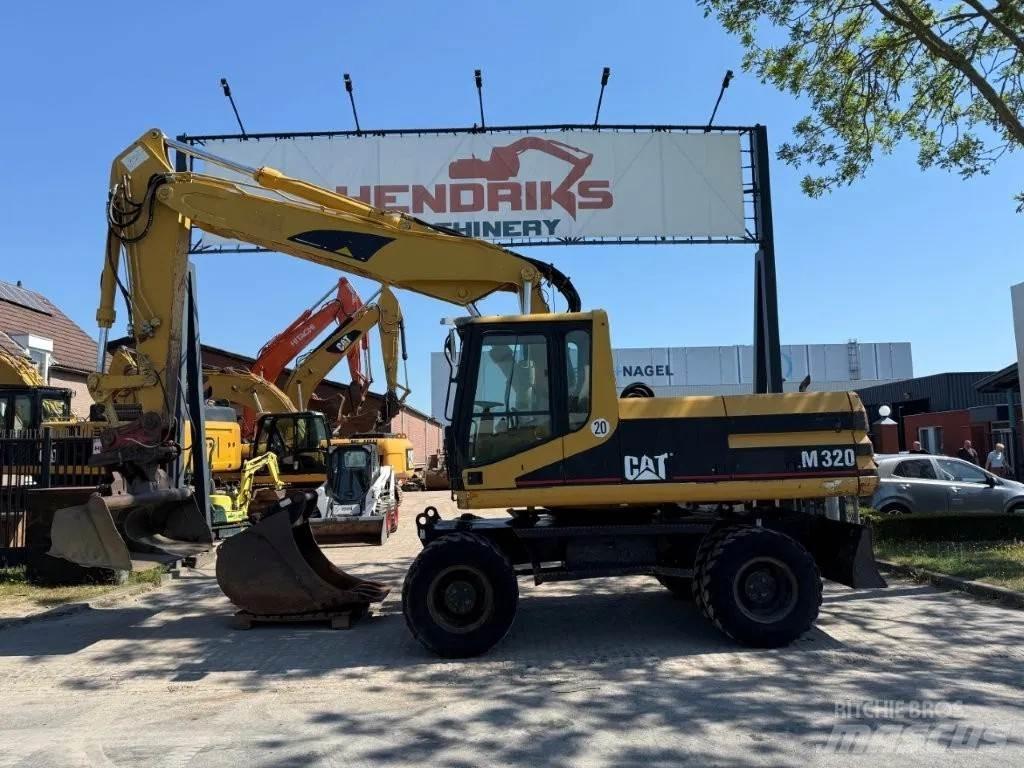 CAT M320 2001 Mobilbagger