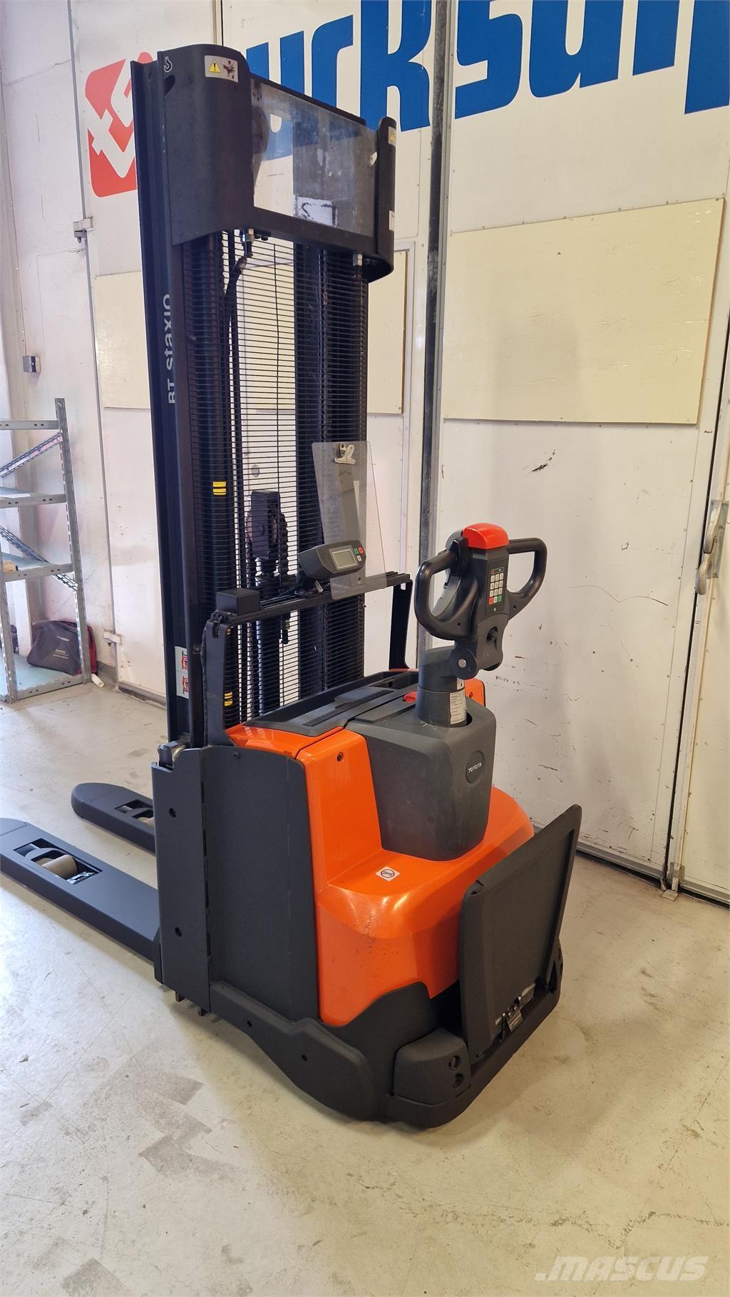 Toyota SWE140L Selbstfahrstapler