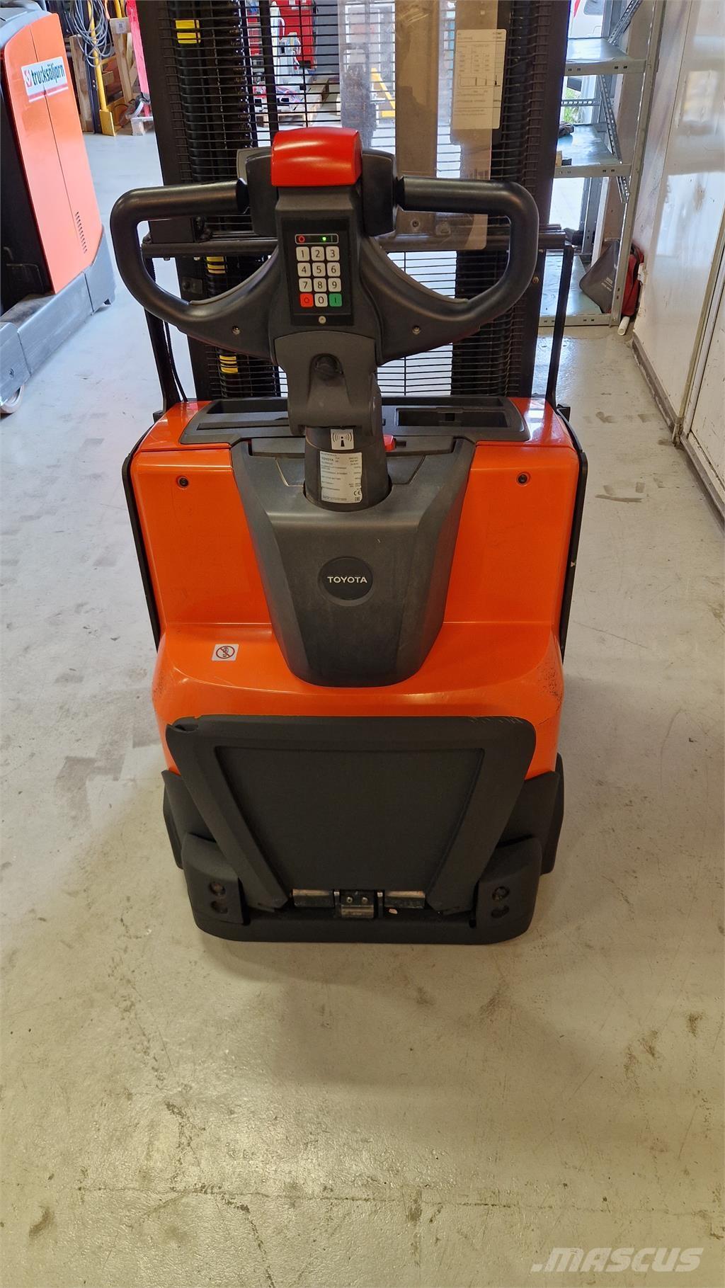 Toyota SWE140L Selbstfahrstapler