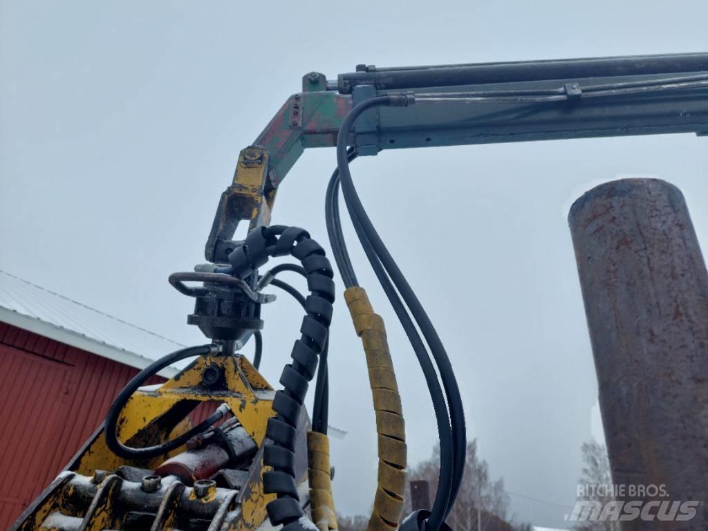 Kronos 2400 Krane und Lader