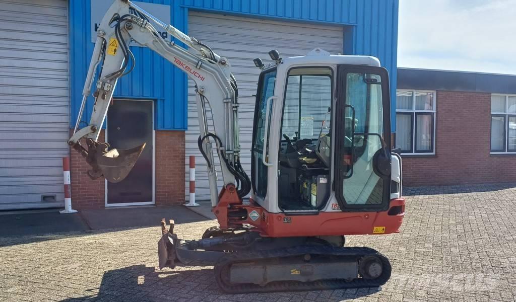 Takeuchi TB 225 Minibagger < 7t