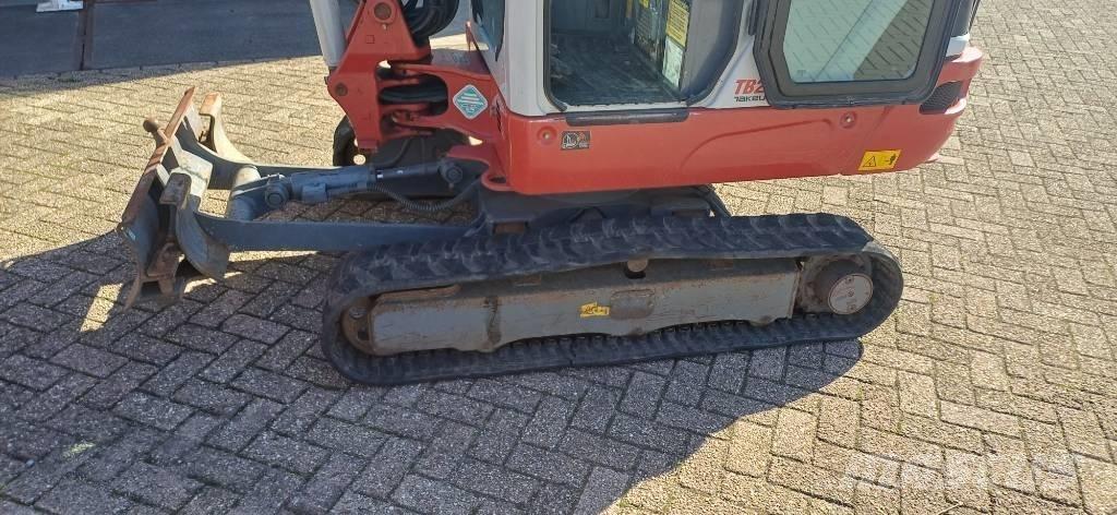 Takeuchi TB 225 Minibagger < 7t