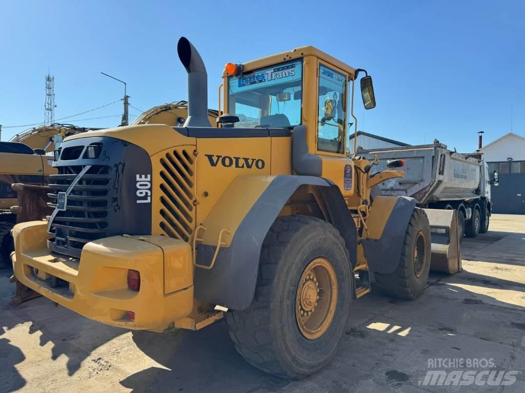Volvo L 90 E Radlader