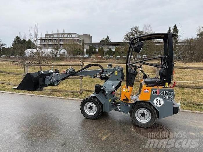 GiANT G1100 Radlader