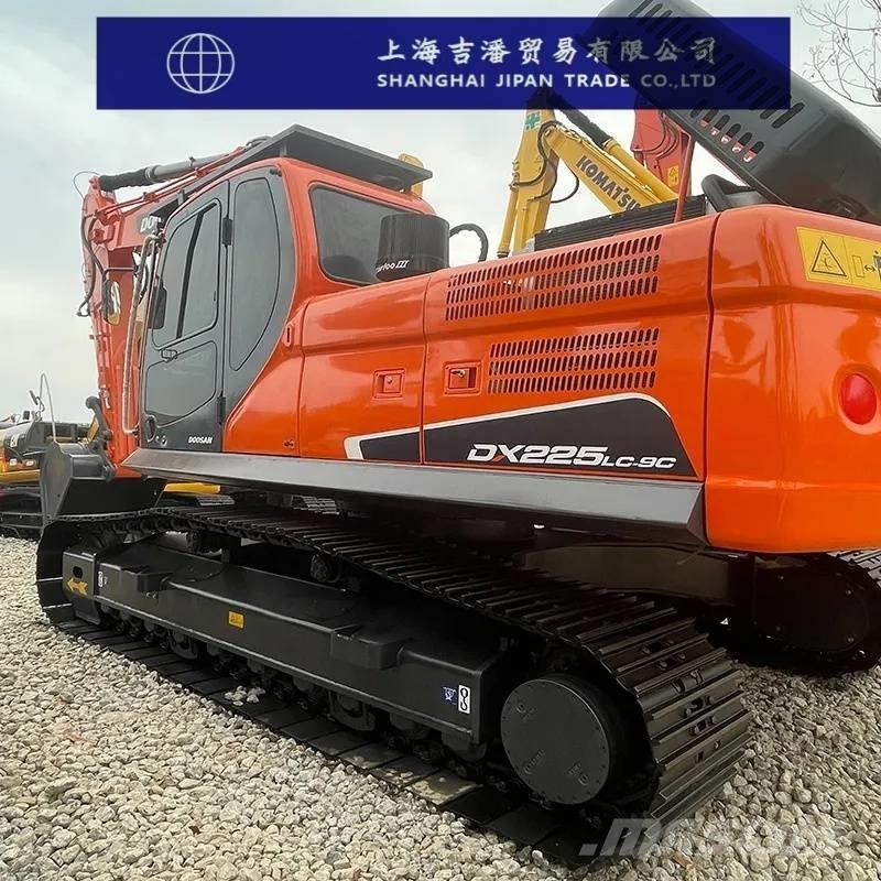 Doosan DX 225 Raupenbagger