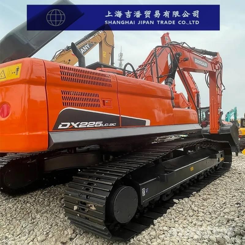 Doosan DX 225 Raupenbagger