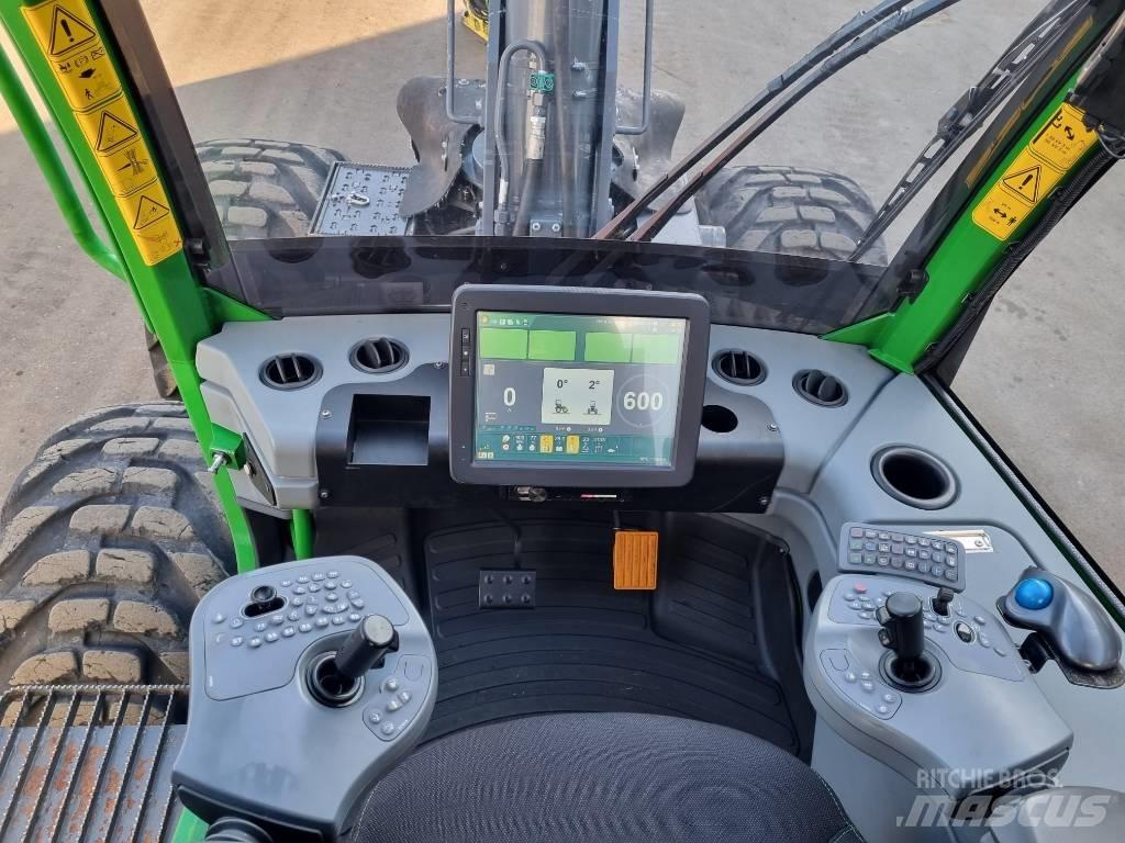 John Deere 1170 G Harvester