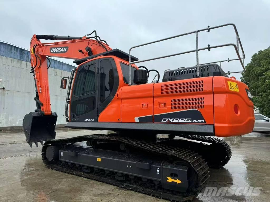 Doosan DX 225 LC-9C Raupenbagger
