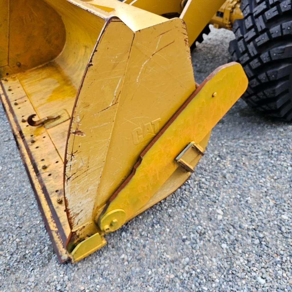 CAT 910M Radlader