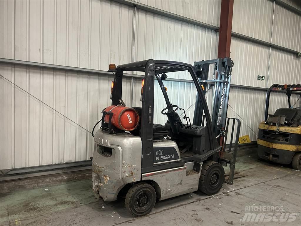 Nissan P1D1A18LQ Gasstapler