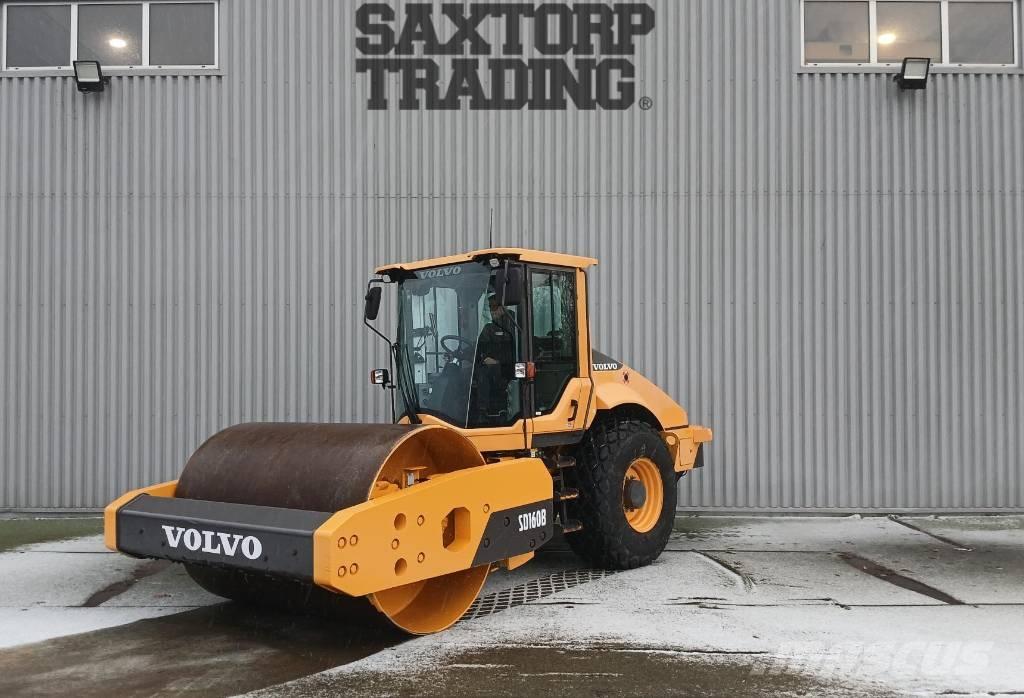 Volvo SD160 B, Vält Gummiradwalzen