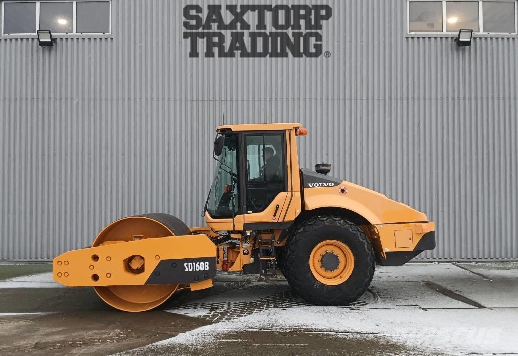 Volvo SD160 B, Vält Gummiradwalzen