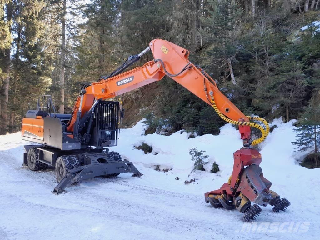 Doosan DX 210 W Forstbagger