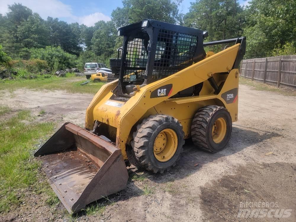 CAT 252 B 3 Kompaktlader