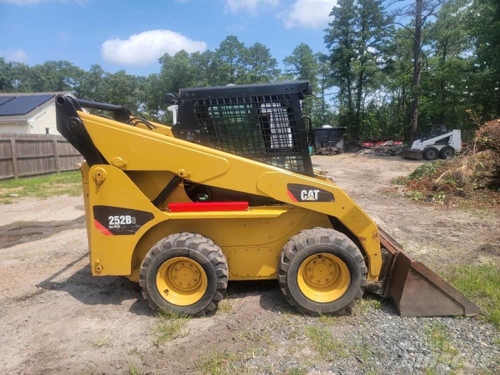 CAT 252 B 3 Kompaktlader