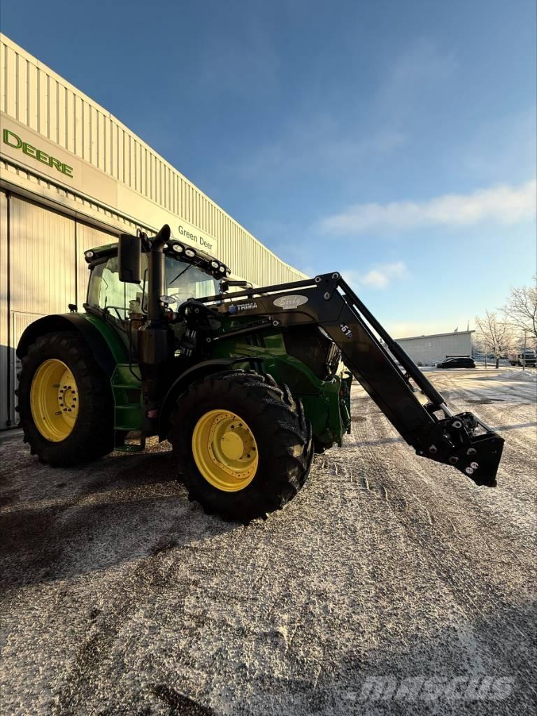 John Deere 6215R AP Traktoren
