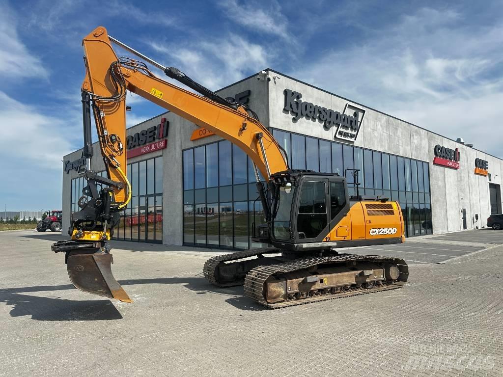 CASE CX 250 D Raupenbagger