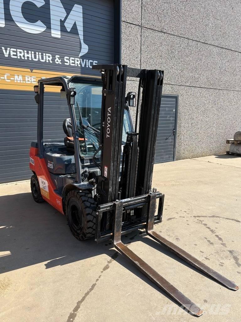 Toyota 8 FDF 25 Dieselstapler
