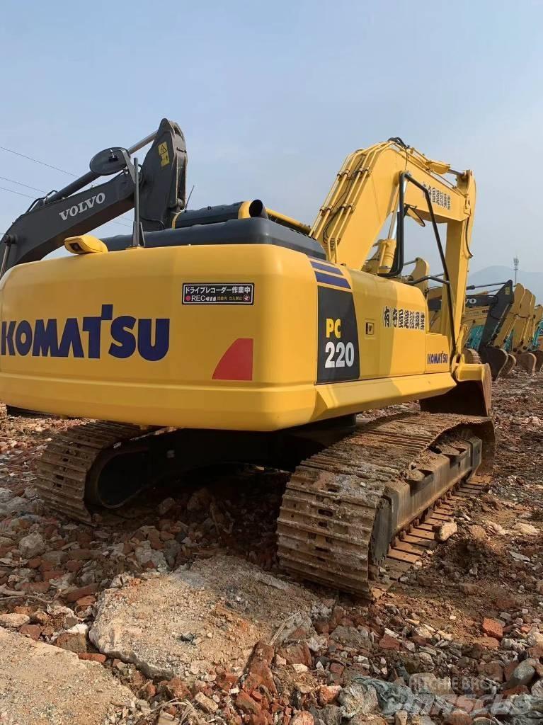 Komatsu PC 220-8 Midibagger  7t - 12t