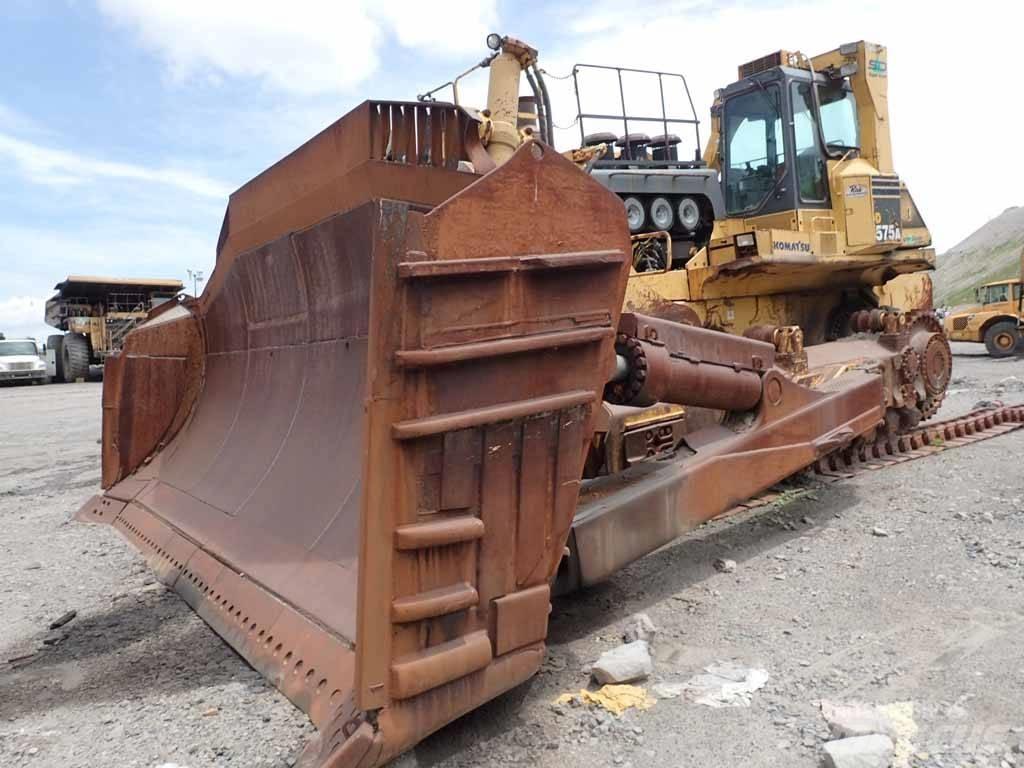 Komatsu D 575 A-3 Bulldozer