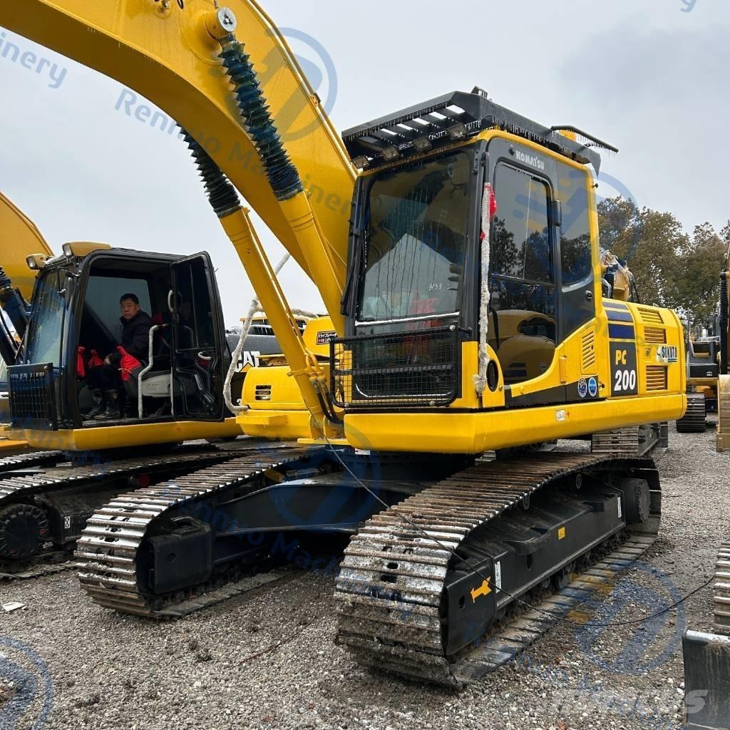 Komatsu PC200-8 Raupenbagger