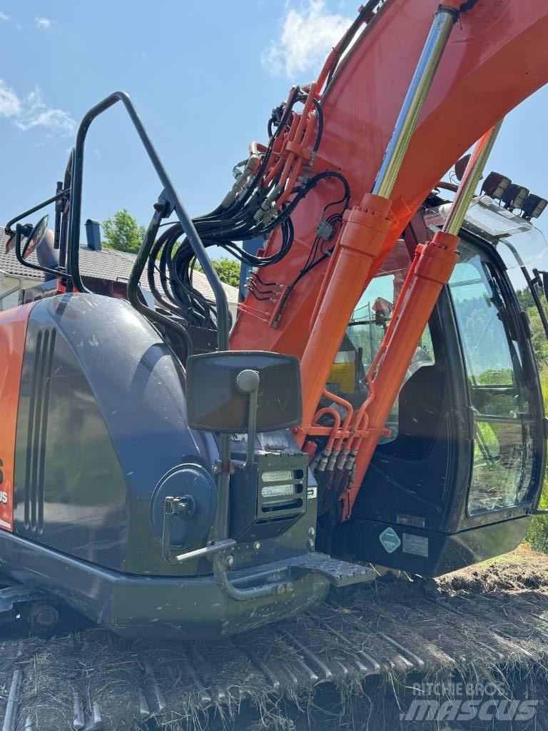 Hitachi ZX135USBL-6 Raupenbagger