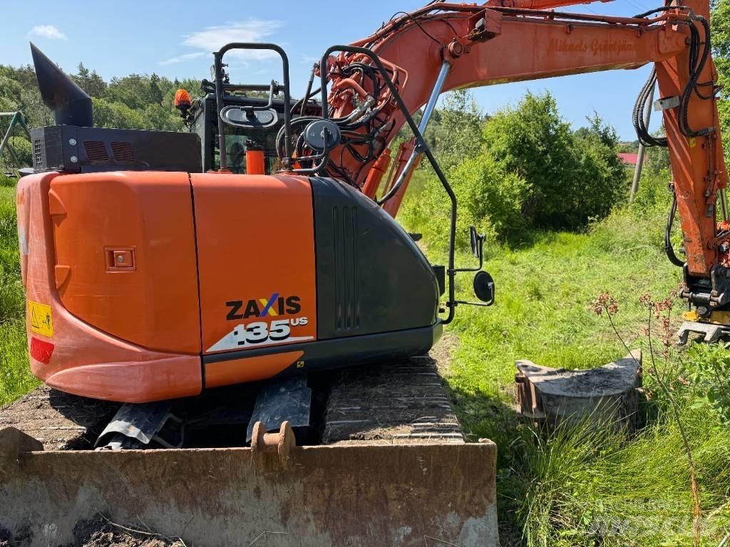 Hitachi ZX135USBL-6 Raupenbagger
